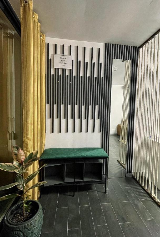 3 Rooms Cinema Garden Parking House Bukarest Exterior foto