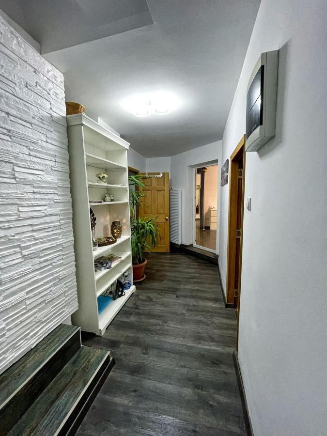 3 Rooms Cinema Garden Parking House Bukarest Exterior foto